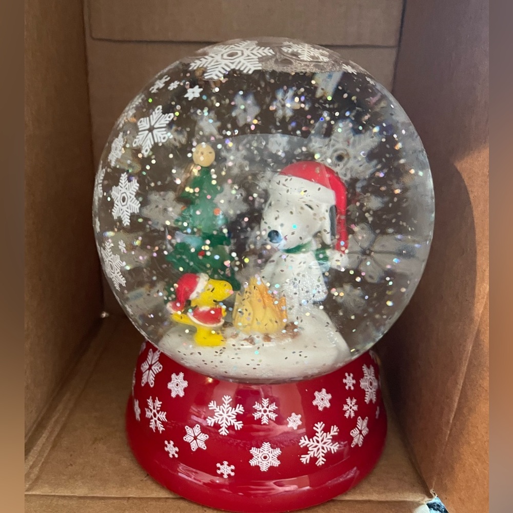 PEANUTS™ SNOOPY AND WOODSTOCK CAMPFIRE WATER GLOBE